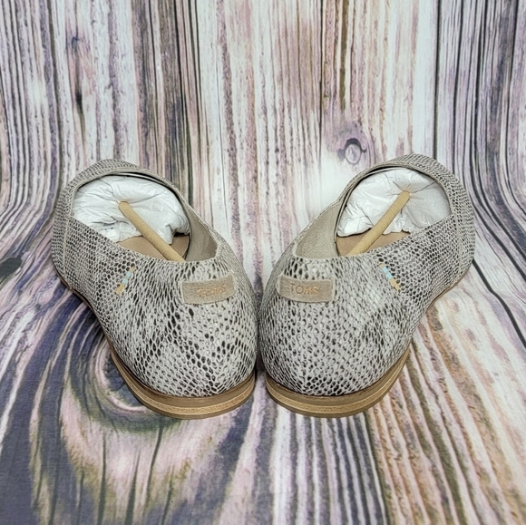 TOMS Julie Cobblestone Snake Embossed Suede Flats New Size 12 - Picture 5 of 12